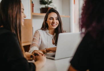 Métiers qui recrutent d’ici 2030 : les 10 filières les plus porteuses pour votre orientation