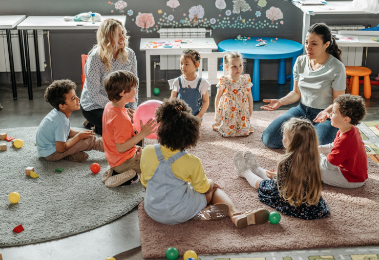 Découvrir le Métier d'Enseignant en Petite Section : Un Premier Pas vers l'École