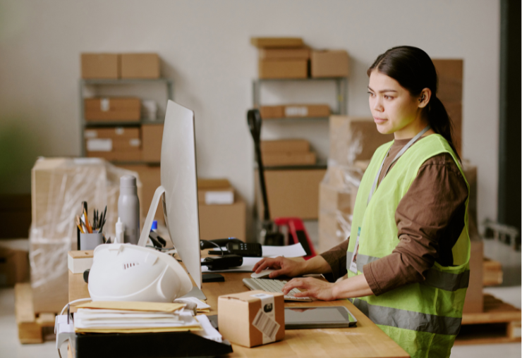 Devenir directeur logistique : métier, formation et débouchés