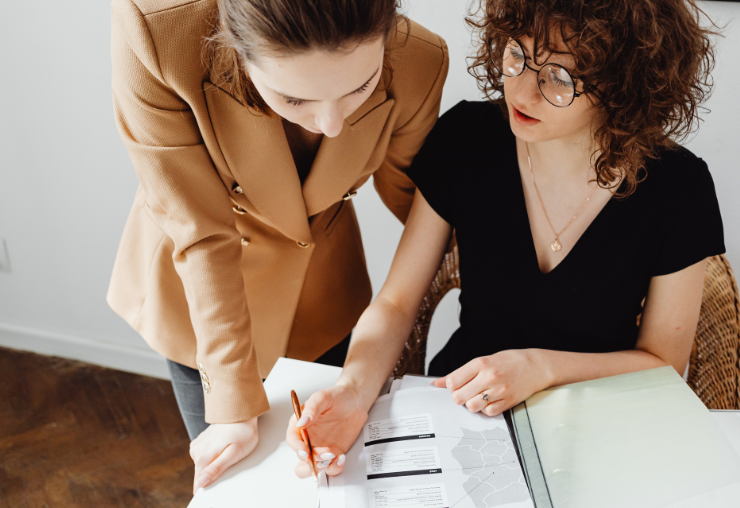 9 métiers pour travailler tout en voyageant à travers le monde